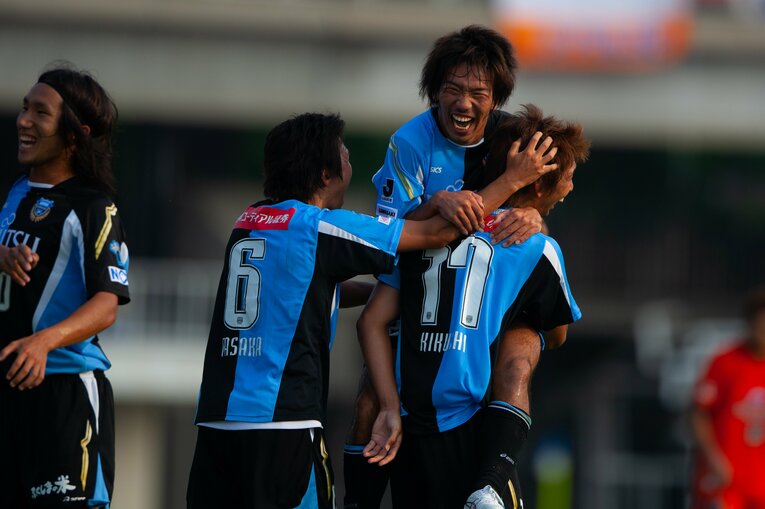 プロ1年目、サテライトリーグでプレーする吉田勇樹コーチ　©KAWASAKI FRONTALE