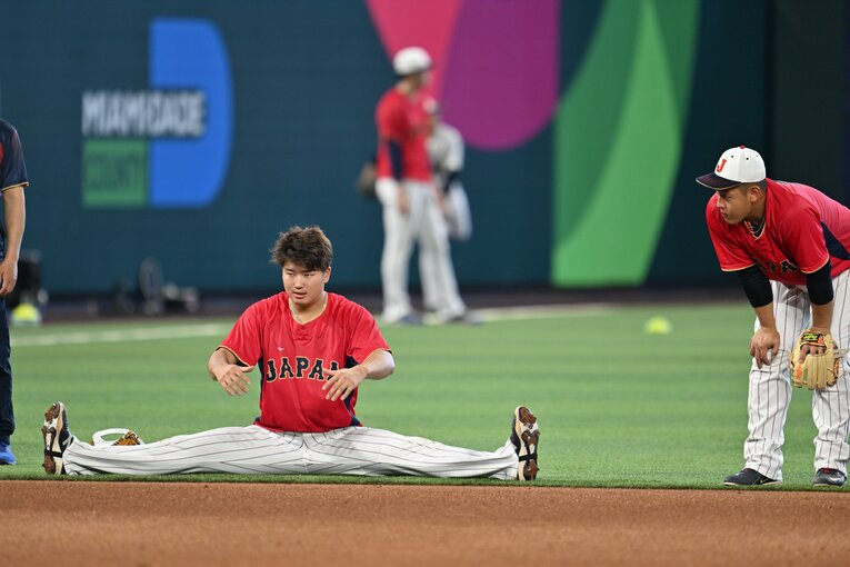 劇的サヨナラ打を放った村上　©Naoya Sanuki