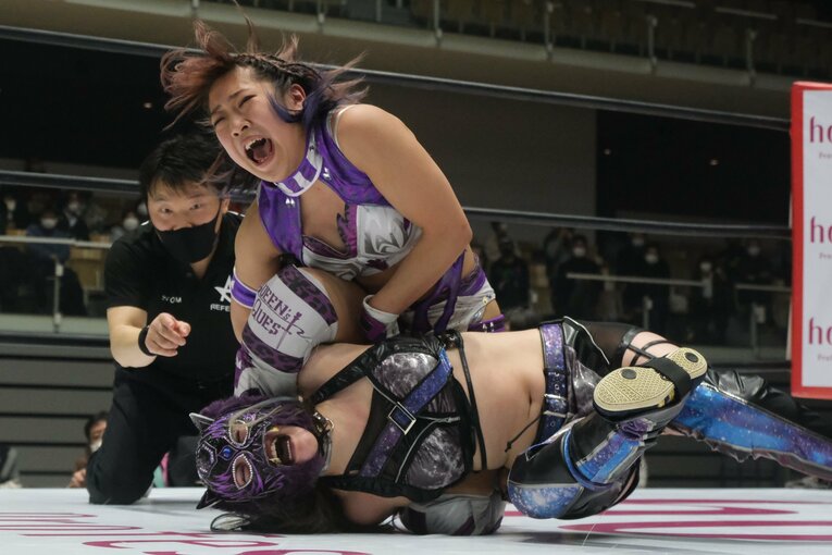 丸め込み合戦からヌメロ・ウノで勝利したAZM