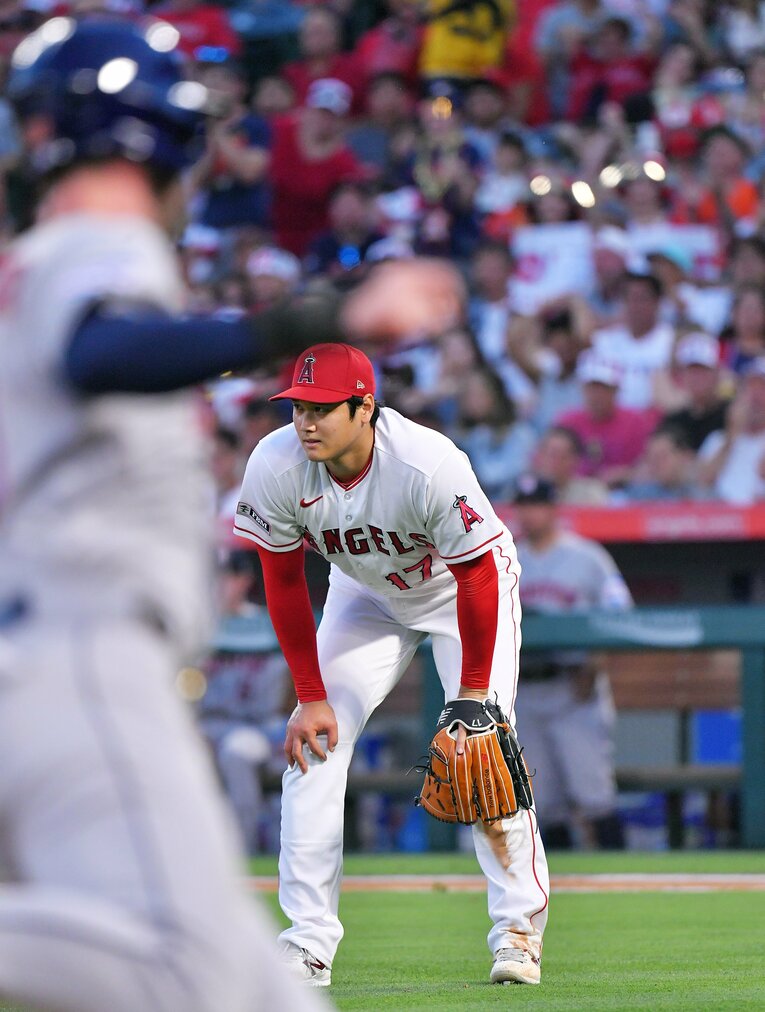 失策が絡んだ失点で肩を落とす　©JIJI PRESS