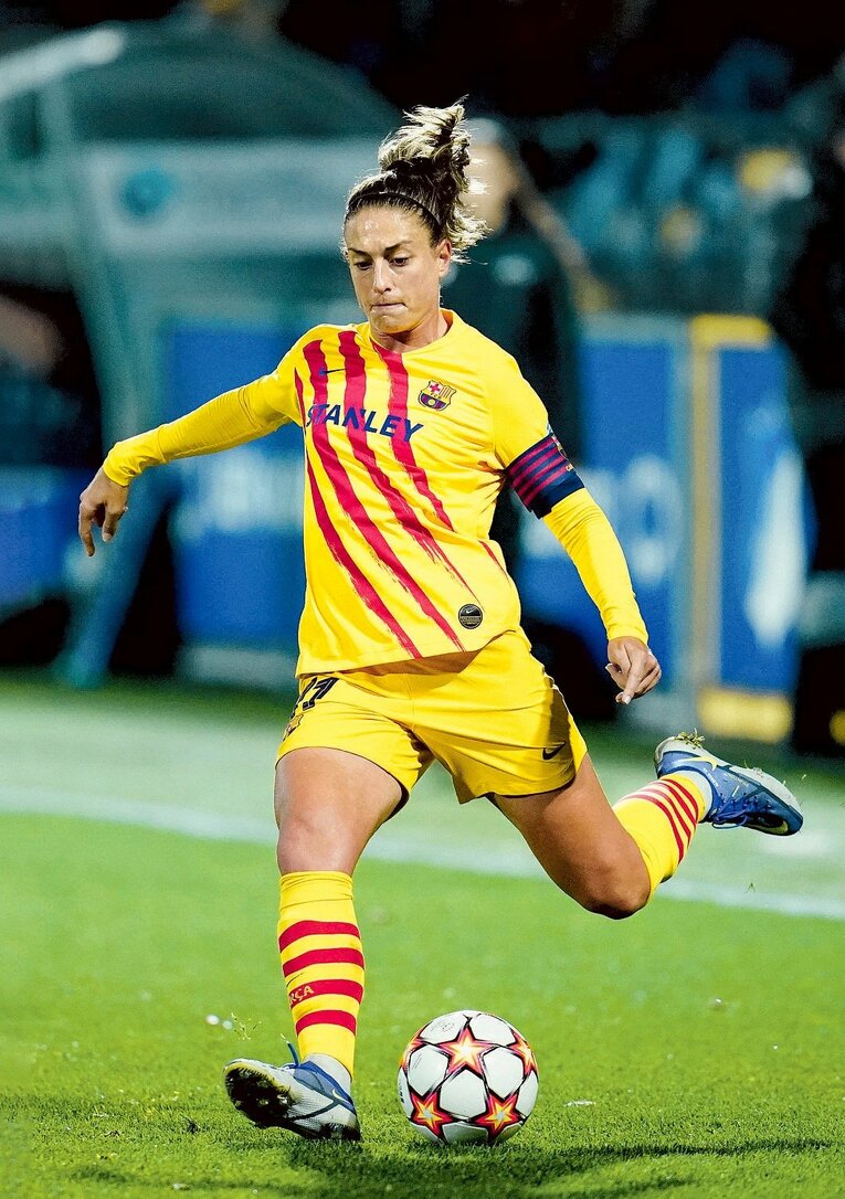 2012年からバルセロナでMFとしてプレーするプテラス。その前はレバンテ、エスパニョールにも在籍していた。173cm、27歳　photograph by L’Équipe