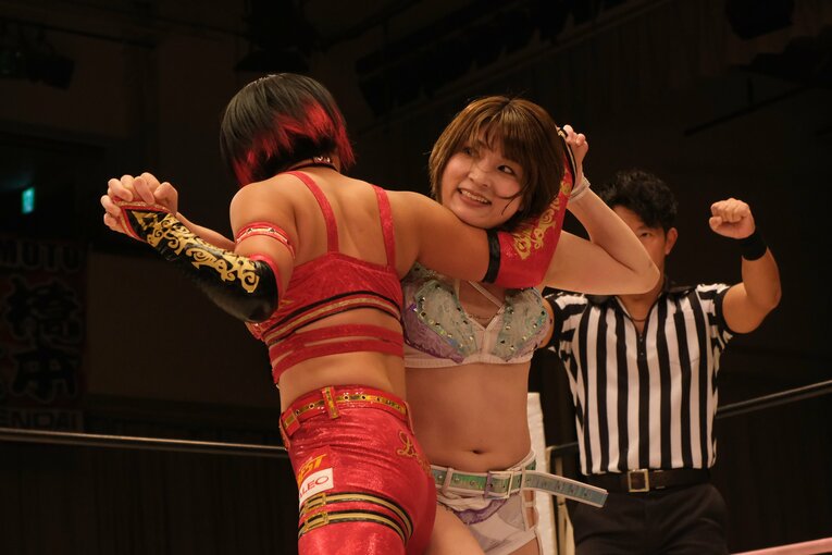 水着グラビアも披露のアイドル路線から急転換…素顔は“オラオラ”、スターダムのベルトも獲得した岩田美香の渇望「総合格闘技かキックにも」(89)