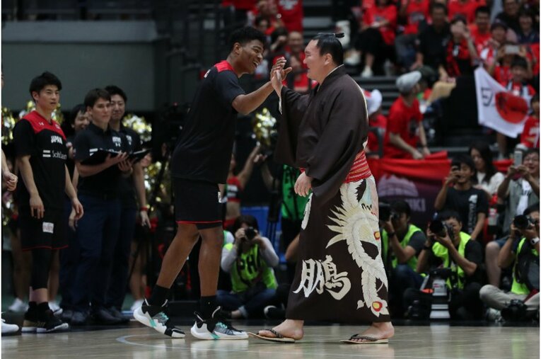 八村塁とハイタッチ©Getty Images