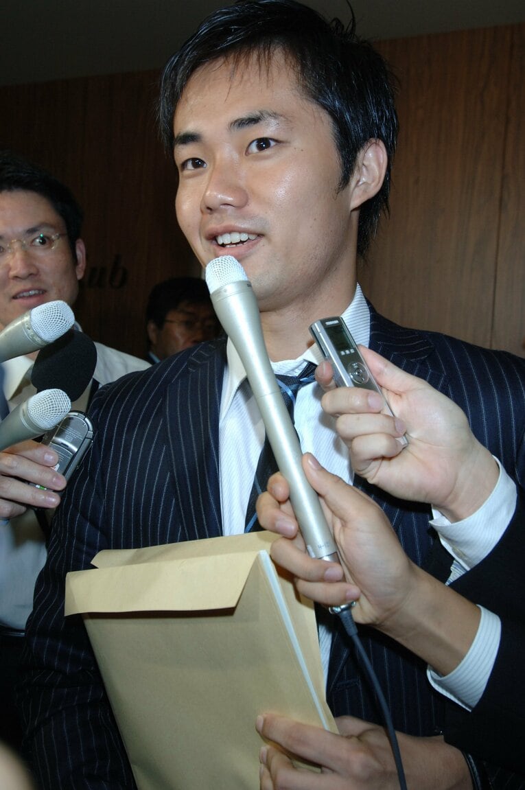 2005年、26歳で当選　©Shigeru Tanaka