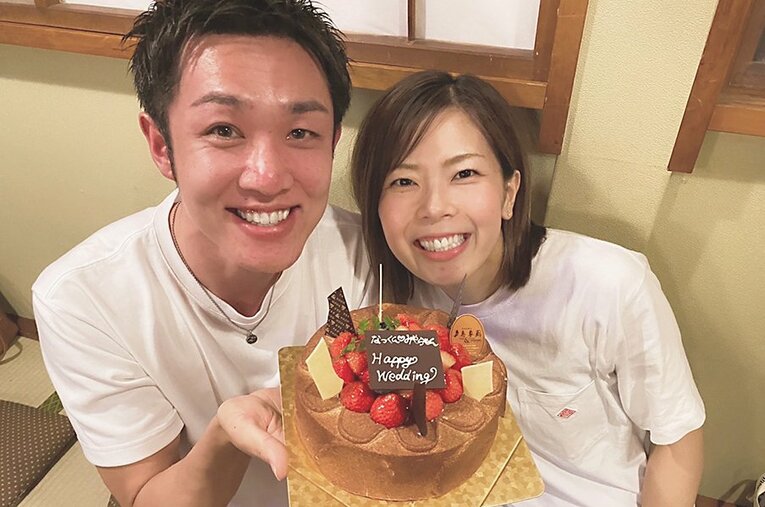 8月に入籍したばかりの藤井夫妻。代表セッター同士の結婚は話題を集めた ／ photograph by Naonobu&Miya Fujii