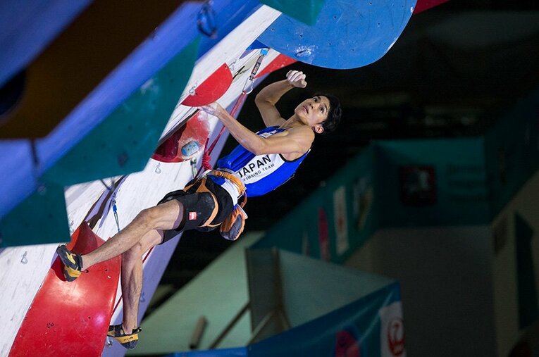 ロシアで開催された世界ユース選手権リード男子ジュニアで優勝した楢﨑明智。 ／ photograph by AFLO
