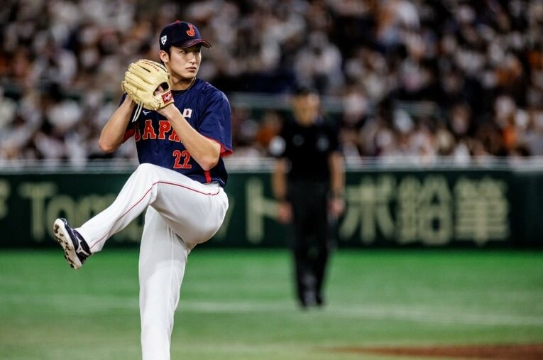 侍ジャパンに追加招集された山崎颯一郎（24歳）。大きな期待と離脱した栗林の思いを背負って合流する（写真は昨年11月の強化試合） ／ photograph by Kiichi Matsumoto