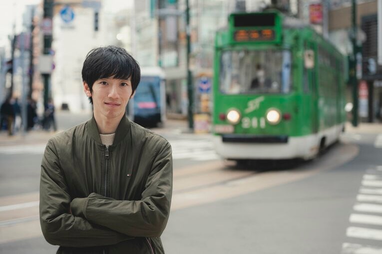 現在は札幌で暮らす小松　©Wataru Sato