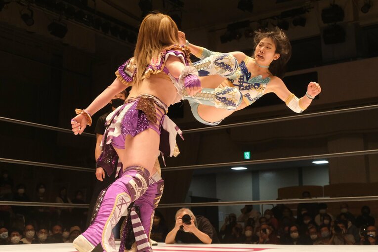 天咲光由19歳が観客のハート撃ち抜く“破格”デビュー！ 靭帯断裂から復帰の飯田沙耶は「自分は泥団子」 スターダム“生え抜き”たちの未来(63)