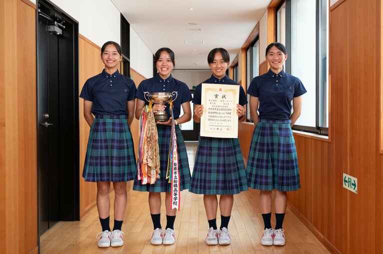 今夏のインターハイで入賞した4人の3年生たち。早川監督赴任当初は試行錯誤もあったという　©Tadashi Hosoda