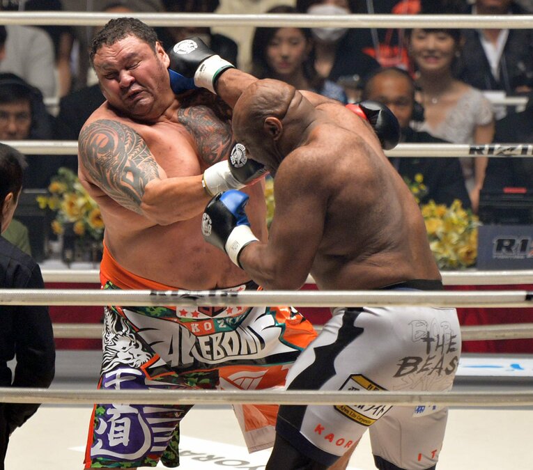 力士引退後は格闘技の世界でも活躍。ボブ・サップとの一戦は超高視聴率だった　©Hiroki Kakehata