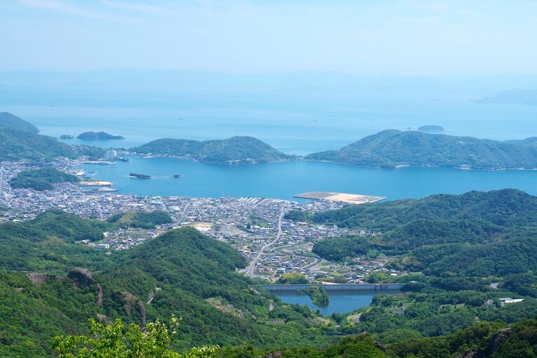 瀬戸内海にある香川県の小豆島。島内の普通の公立校である小豆島高校が、なぜ全国高校駅伝に？　©JIJI PRESS