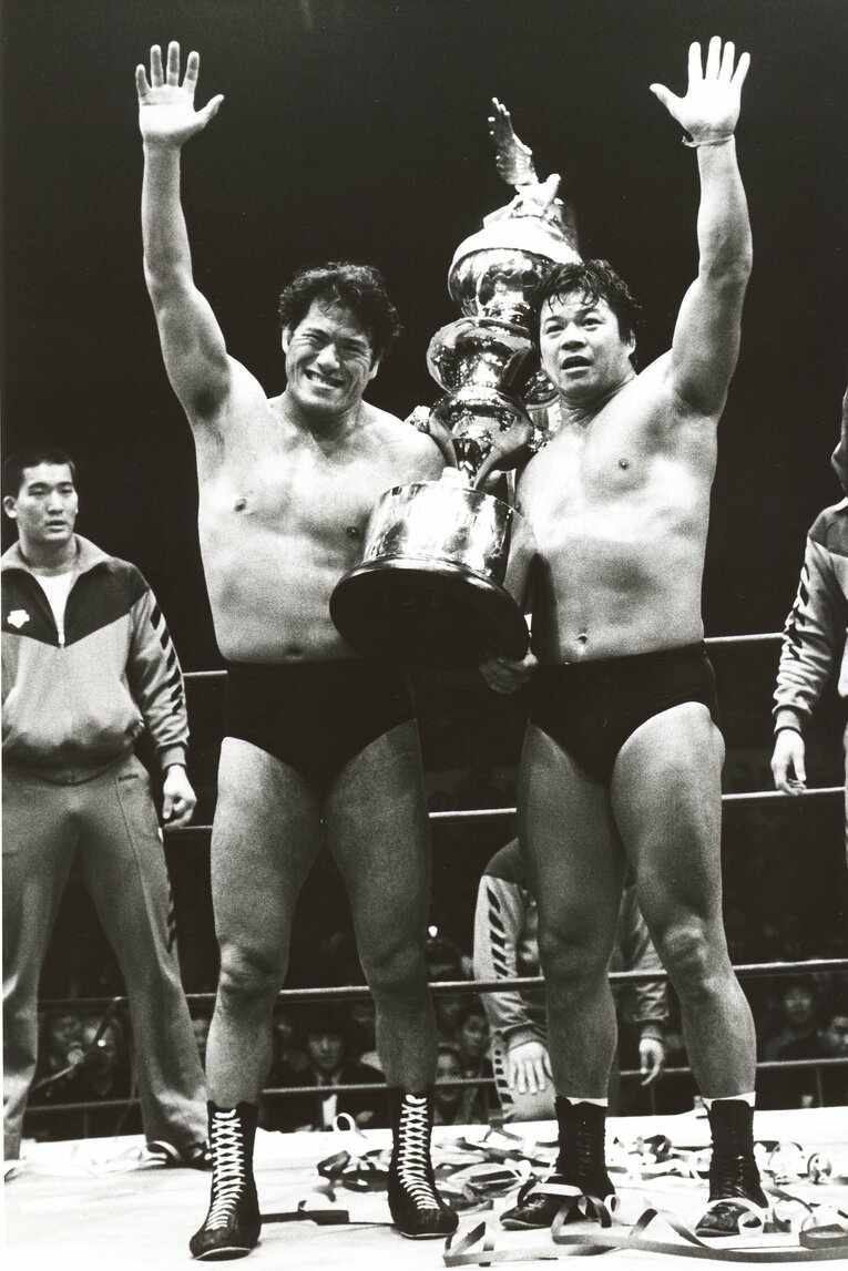 猪木と組んでMSGタッグリーグに優勝。1984年12月5日、大阪府立体育会館