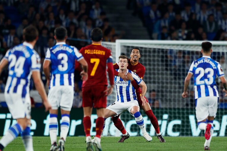 久保建英がELで味わった「先発落ち→敗退」での怒り・悲しみを撮った「タケ！と不調ソシエダサポが期待したが…」〈代表合流前にゴール〉(18)