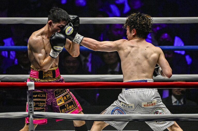 寺地拳四朗vs.ユーリ阿久井政悟。3月13日、両国国技館　©Takuya Sugiyama