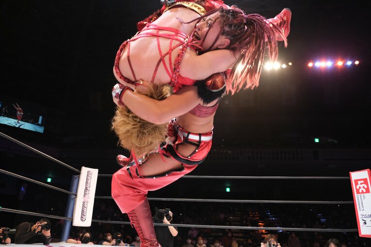 「女子プロレスを背負って立つ」スターダム王者・朱里が語る“朱いベルト”への思い…岩谷麻優戦で「ドローは絶対に嫌だった」理由とは？(41)