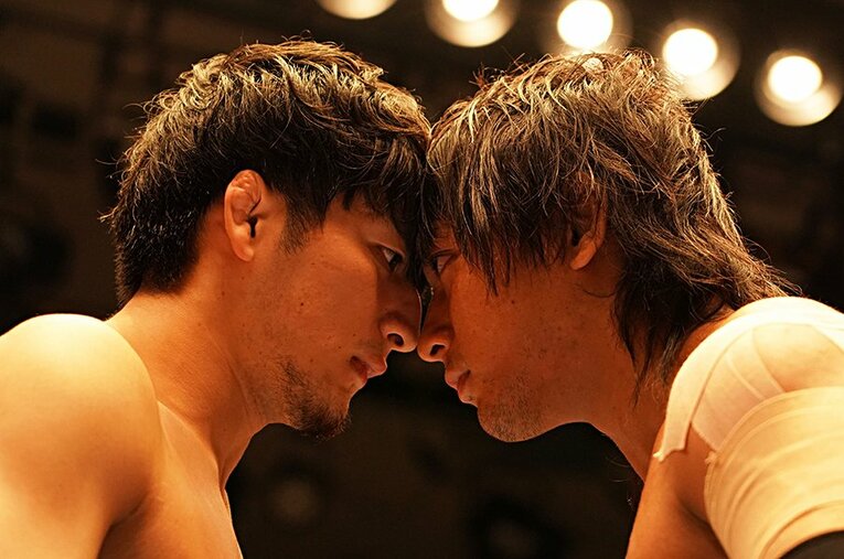 成田蓮（左／21歳）と海野翔太（22歳）は新日本プロレスの若手でも特に人気が高い次世代レスラー。 ／ photograph by Essei Hara