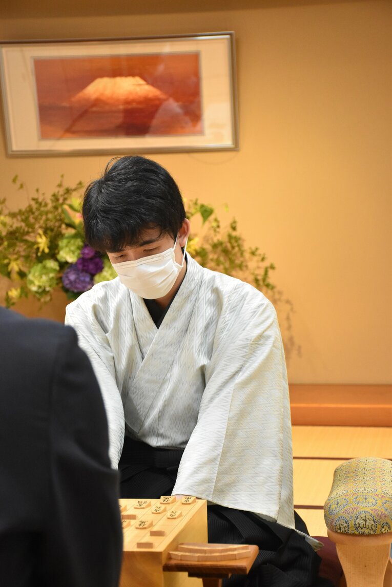棋聖戦第4局の終局後　©日本将棋連盟