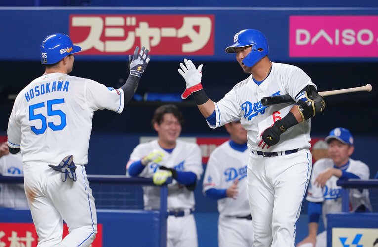 細川（左）と中田翔（右）で最強の中軸を形成している　©︎SANKEI SHIMBUN