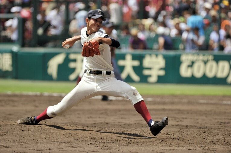 大阪桐蔭時代の藤浪の投球。2012年夏の甲子園では決勝史上最速の153kmを記録した　©︎Hideki Sugiyama