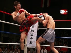 K-1の“常識”に挑み続けた、軽量級キックボクサーの石川直生。 - 格闘技