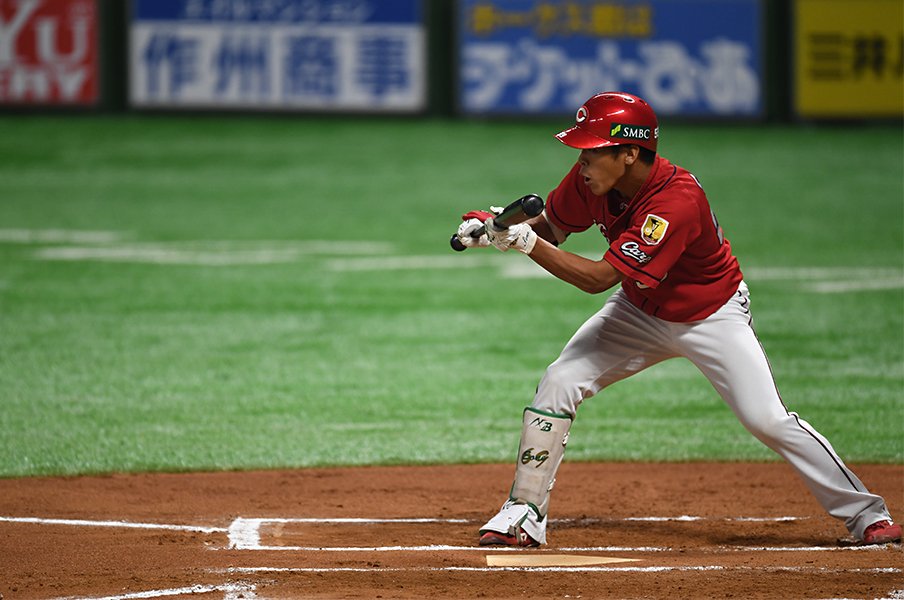 切り札 レギュラーへ邁進中 広島 曽根が狙う ポスト菊池 プロ野球 Number Web ナンバー