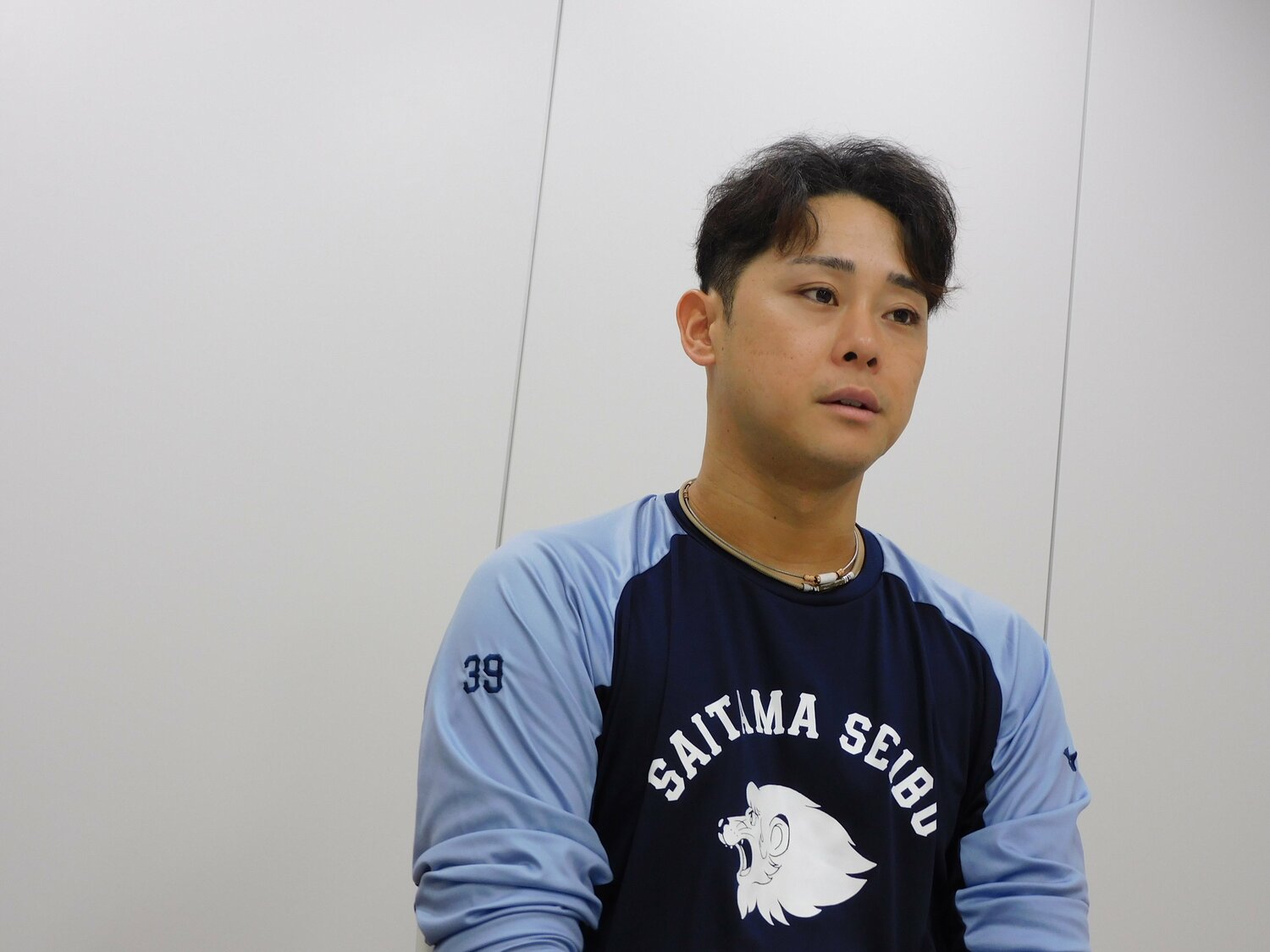 現役ドラフトで指名を受けた当時を振り返る平沢 ©Number Web