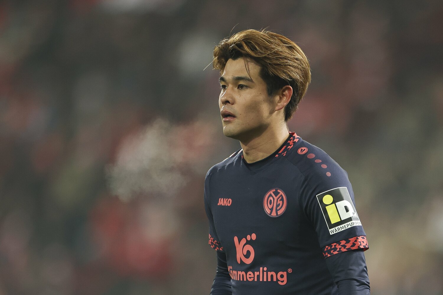 ブンデスリーガ1年目で全試合先発出場を達成した佐野海舟　©Getty Images