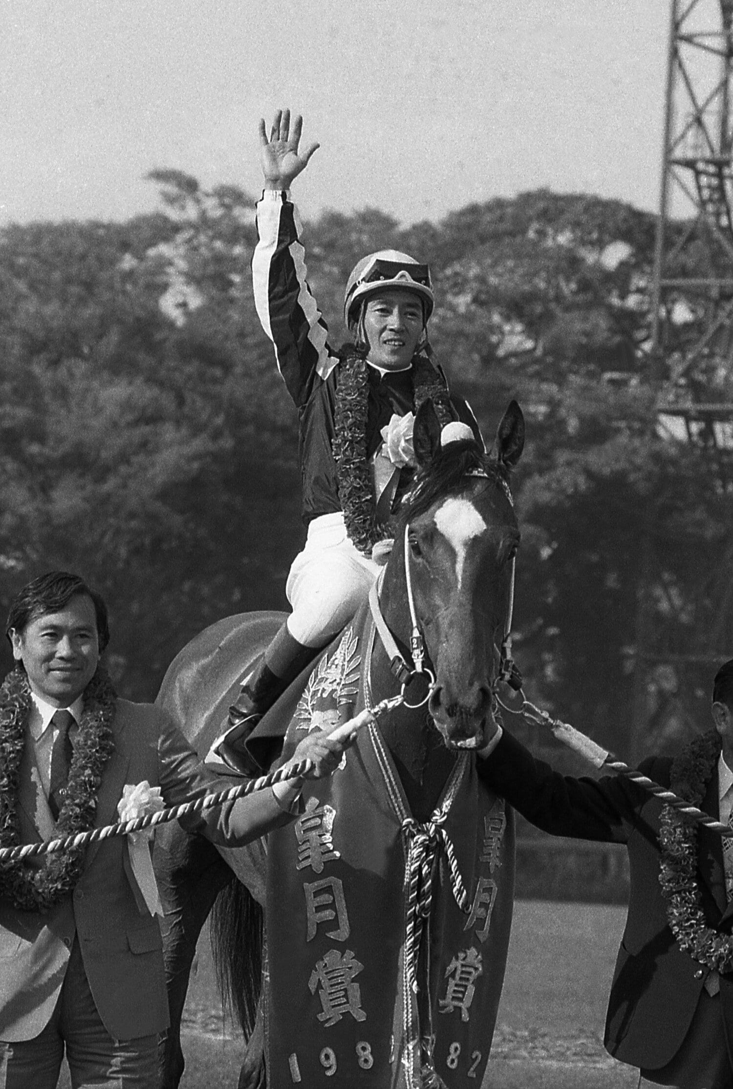 1982年の皐月賞をアズマハンターで制し「三冠ジョッキー」となった中島啓之　©Sankei Shimbun