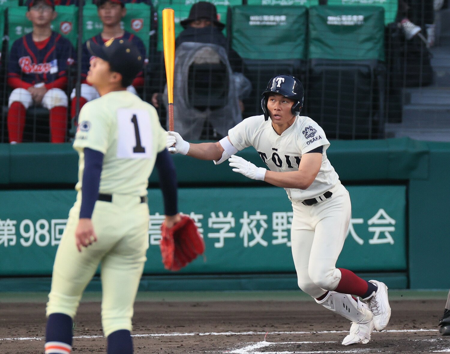 センバツで優勝した大阪桐蔭でDHを担った谷渕瑛仁。準々決勝の香川・英明戦では本塁打も放った　©JIJI PRESS