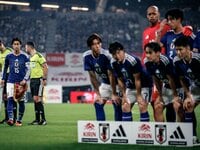 サッカー日本代表 アクリル時計SR 中村敬斗 伊藤純也 2点セット モバガチャ 中村敬斗がわざわざ伊東純也を呼びにいき…」“7学年差”コンビの親友関係