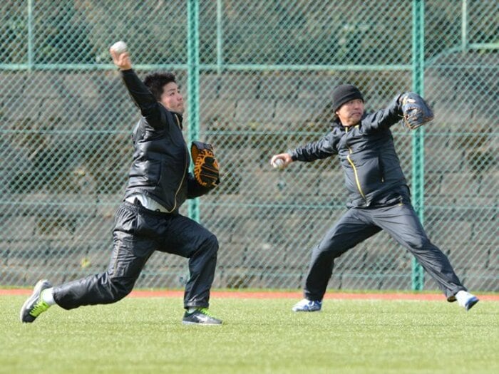“横浜捕手暗黒時代”最後の希望、高城俊人が谷繁に教えを請う日々。<Number Web> photograph by (C)YOKOHAMA DeNA BAYSTARS