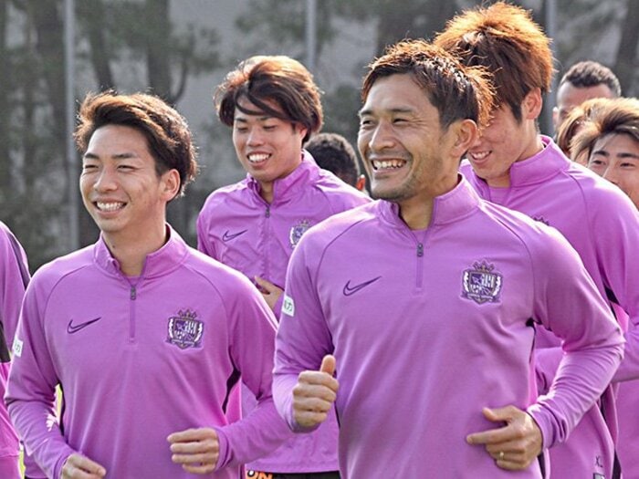 青山敏弘「川辺駿をサポートしたい」若き自分を支えた森崎和幸のように。<Number Web> photograph by Atsushi Iio