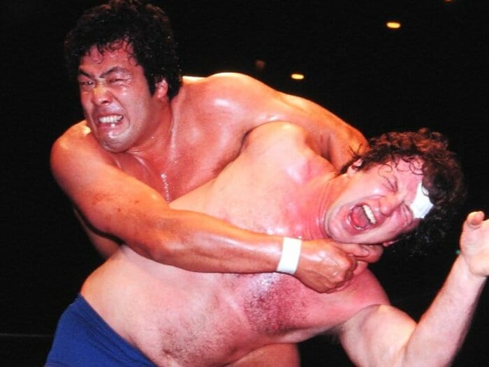 「全日本プロレスに就職します」 “サラリーマンレスラー”と揶揄されたジャンボ鶴田が切り開いた人生…貼られたレッテルと“非凡さ”<Number Web> photograph by AFLO