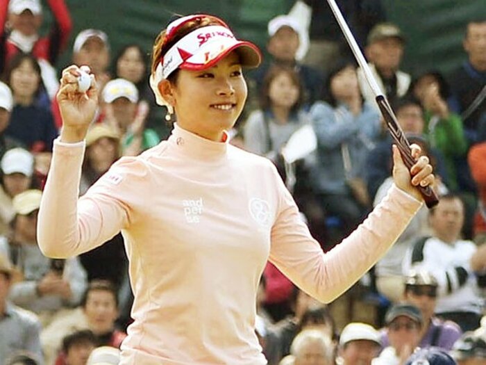 賞金女王・森田理香子と世代交代の波。～若手女子ゴルファー、飛躍の予感～＜Number Web＞ photograph by KYODO