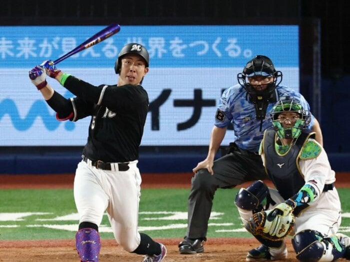 寺地隆成19歳「もう一回見せてください」オリックス・若月健矢に頭を下げてブロッキング特訓…“ロッテのホープ”が球宴で貫いた貪欲な学びの姿＜Number Web＞ photograph by JIJI PRESS