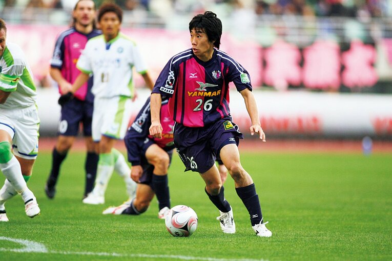 高校2年時の'06年、C大阪とプロ契約  ©︎J.LEAGUE