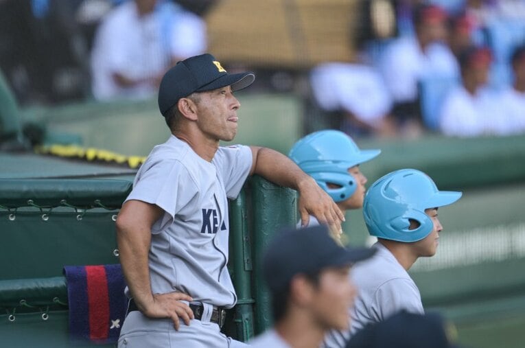 甲子園ベスト8に駒を進め、19日には沖縄尚学と対戦する慶應義塾。幼稚舎の教員も務める森林貴彦監督は、高校野球における教育上のある問題を指摘する ／ photograph by Nanae Suzuki