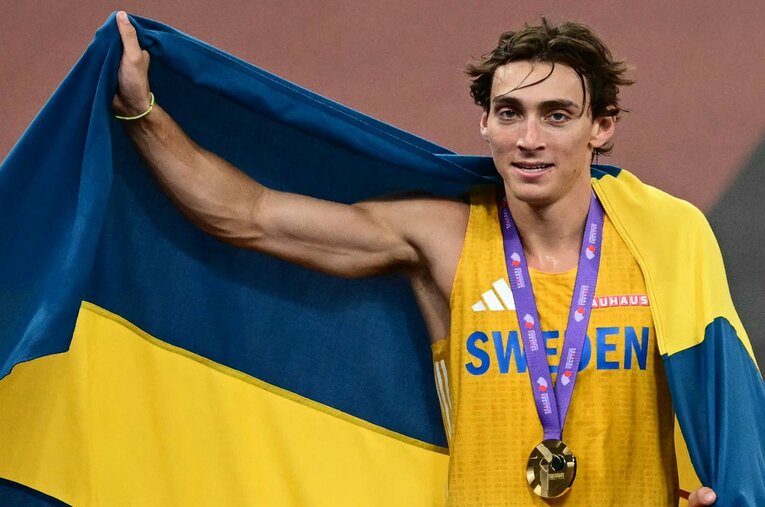 世界陸上で大きな盛り上がりを見せた男子棒高跳のアルマンド・デュプランティスの世界新記録。その後の会見では意外な質問が飛び出す一幕も？ ／ photograph by AFLO