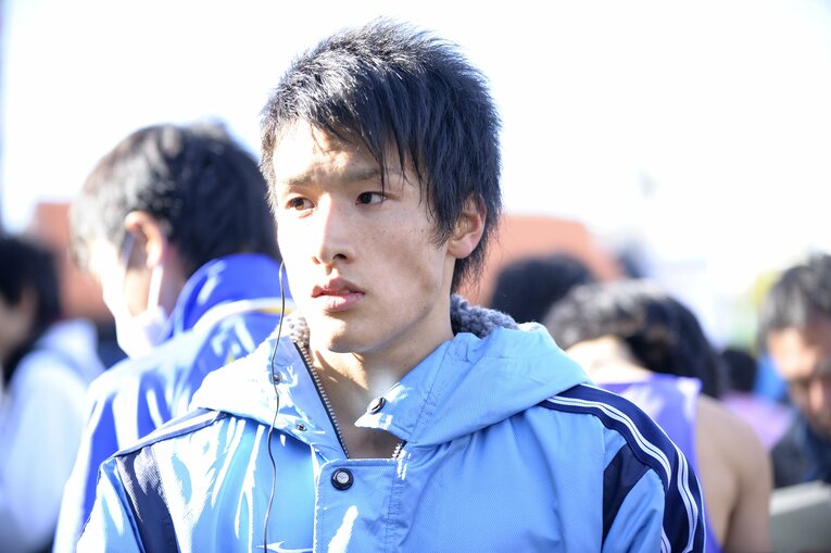 大学2年時の箱根駅伝では花の2区で20位→3位の17人抜きを達成。区間賞＆大会MVPにも輝いた　©BUNGEISHUNJU