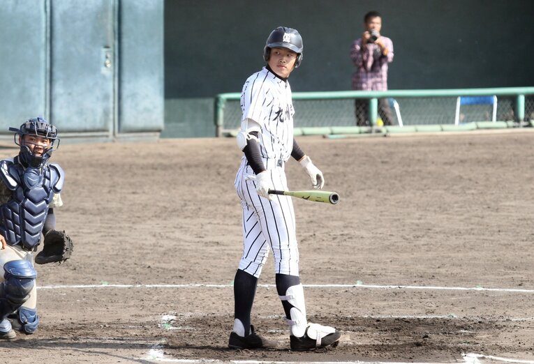 当時高校1年生の村上宗隆（2015年秋季高校野球 九州大会 2回戦）©︎AFLO