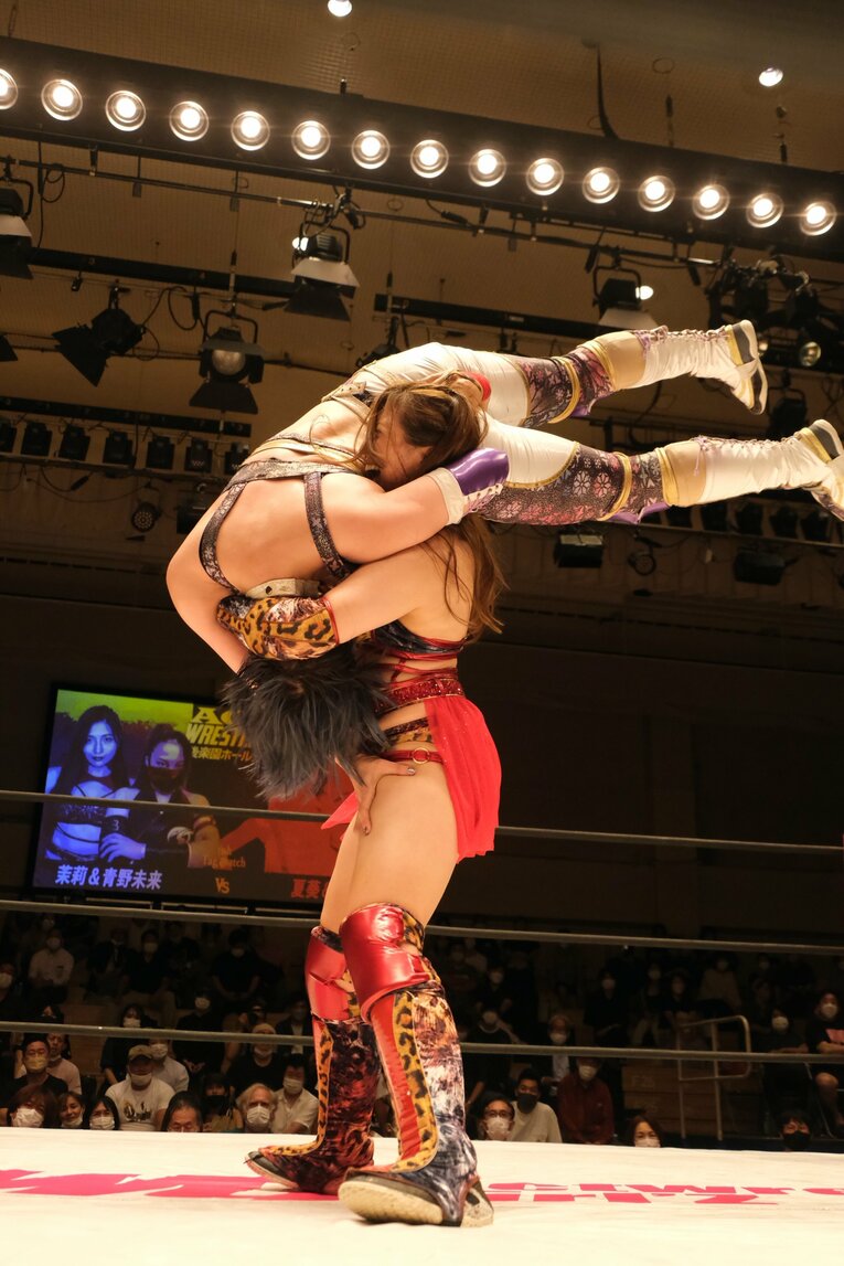 「闘うグラドル」もデビュー、アクトレスガールズの“華がスゴい”新人たちの裏で…エース・青野未来が泣いた理由「まったく追いつけていない」(46)