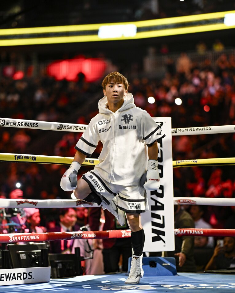 リングインする井上尚弥　©︎Hiroaki Finito Yamaguchi