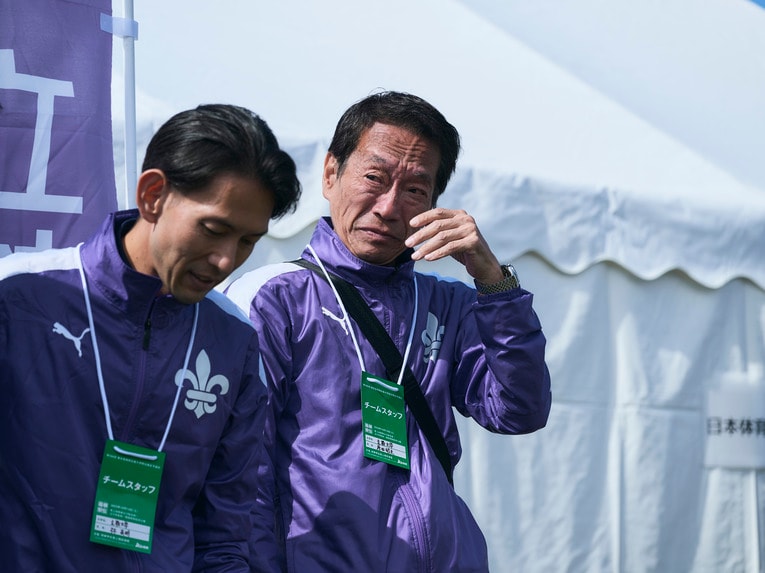 大学として力を入れていた駅伝だけに予選通過を決め、安堵の涙があふれた　©Yuki Suenaga