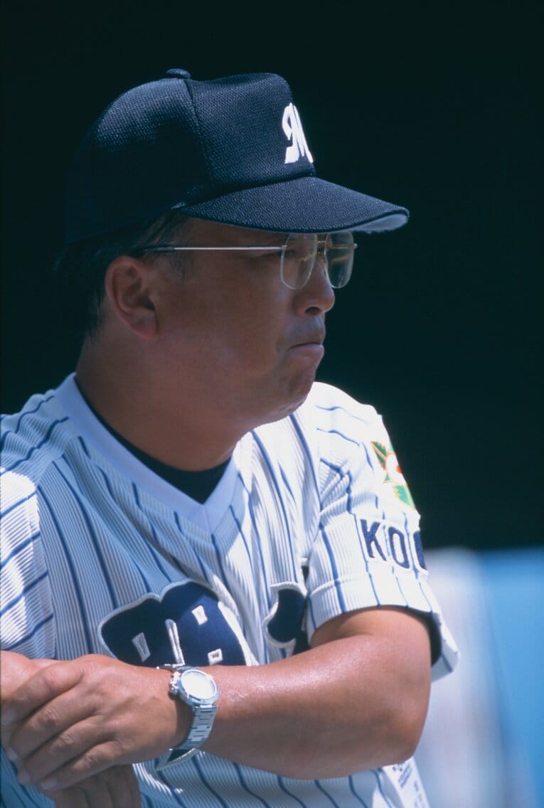 明徳義塾の馬淵史郎監督（2002年）©Hideki Sugiyama