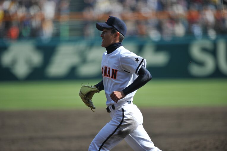 興南高校時代の島袋洋奨　©Hideki Sugiyama