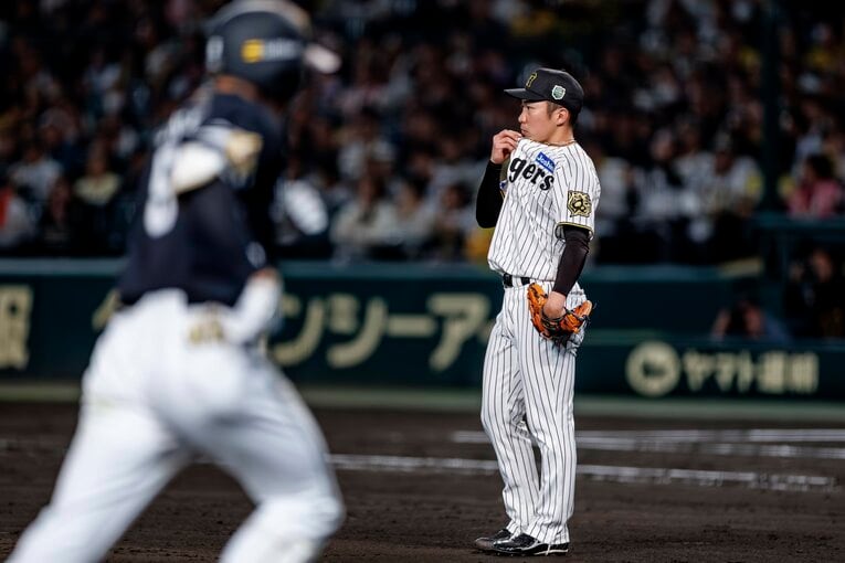 ソフトバンク・柳田悠岐に痛恨のホームランを打たれ呆然の阪神・石井大智　©Kiichi Matsumoto