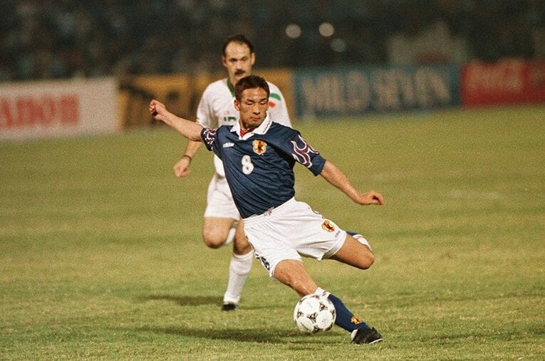 初のW杯出場に導く活躍を見せた中田英寿（当時20歳）。試合後のインタビューでは「楽しかった」と激戦を振り返っている ／ photograph by AP/AFLO