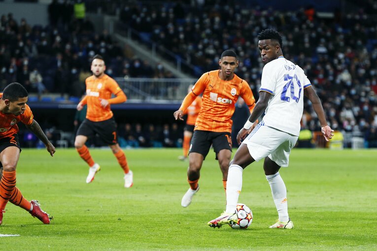 レアルの18歳日本人・中井卓大が「写真撮ってよー！」 無邪気さと表裏一体な《CLを含めた超シビアな競争》の舞台ウラ(27)