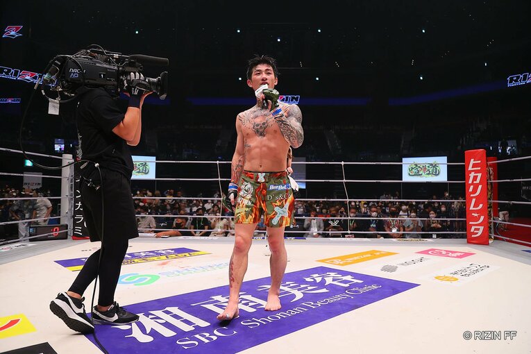 「これからは平本蓮の時代です」とアピール。自身のポテンシャルを信じて疑わない　©RIZIN FF
